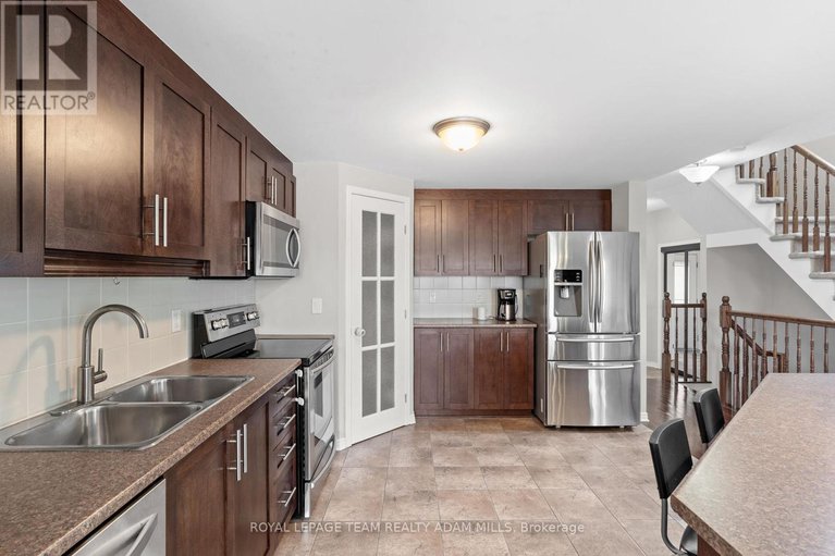28591916/1543-carronbridge-circle/emerald-meadowstrailwest/ottawa/ontario/K2M0G8_11