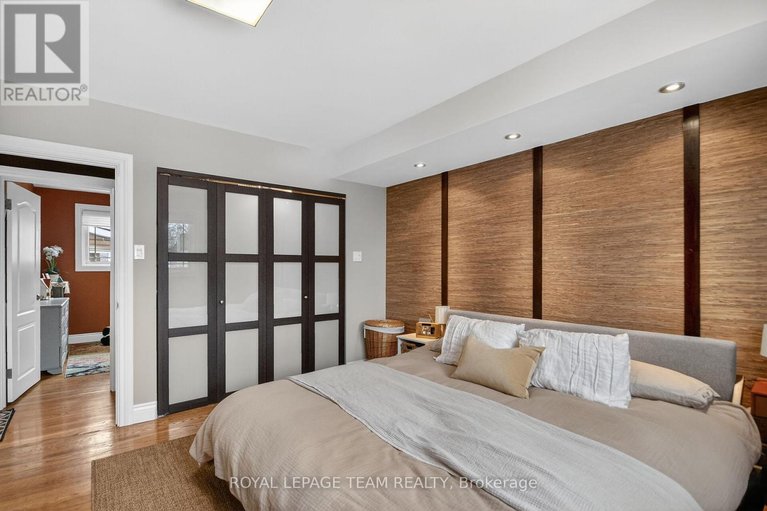 29456628/998-harkness-avenue-avenue/riverside-park/ottawa/ontario/K1V6P2_19