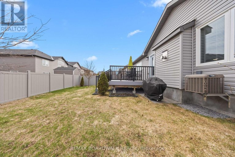 29641408/211-mckenny-street/mississippi-mills-ramsay-twp/mississippi-mills/ontario/K0A1A0_46