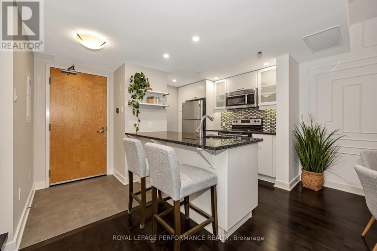 29461284/104-300a-lett-street/west-centre-town/ottawa/ontario/K1R0A8_6