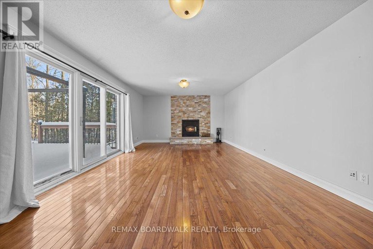 29344608/7089-bush-drive/greely/ottawa/ontario/K4P1M8_17