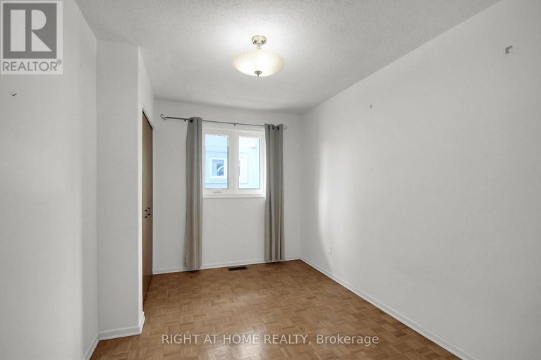 28631481/2257-prospect-avenue/alta-vista/ottawa/ontario/K1H7G2_23
