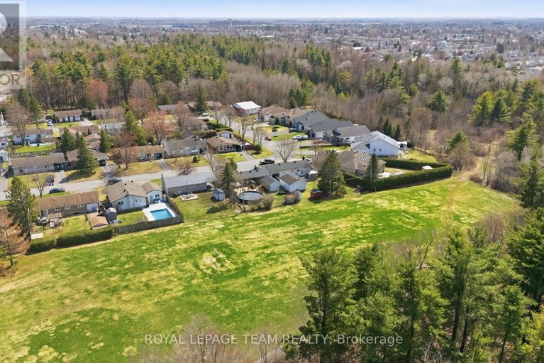 29651251/185-lacroix-avenue/bilberry-creekqueenswood-heights/ottawa/ontario/K1E1K2_7