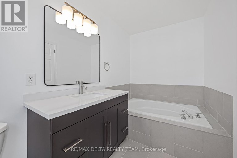 29122908/216-forestcrest-street/chapel-hill/ottawa/ontario/K1C7R5_21