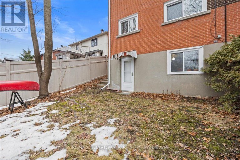 29467725/151-riverdale-avenue/old-ottawa-southrideau-gardens/ottawa/ontario/K1S1R1_49