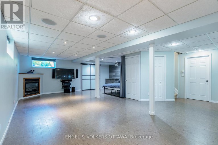 28489478/6149-westwater-crescent/orleans-village/ottawa/ontario/K1W1E1_36
