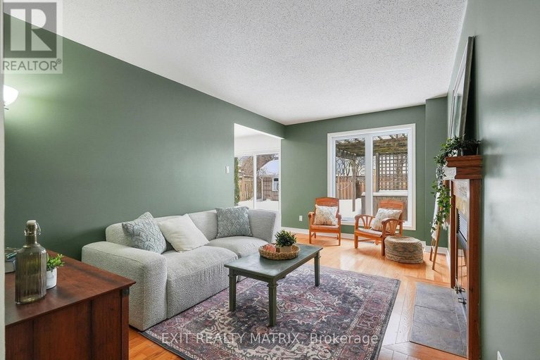 29638519/727-brome-crescent/fallingbrookridgemount/ottawa/ontario/K4A3G8_6