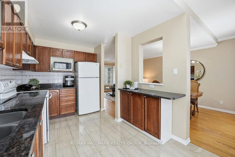 29250836/1165-falconcrest-court/chatelaine-village/ottawa/ontario/K4A3Z4_11