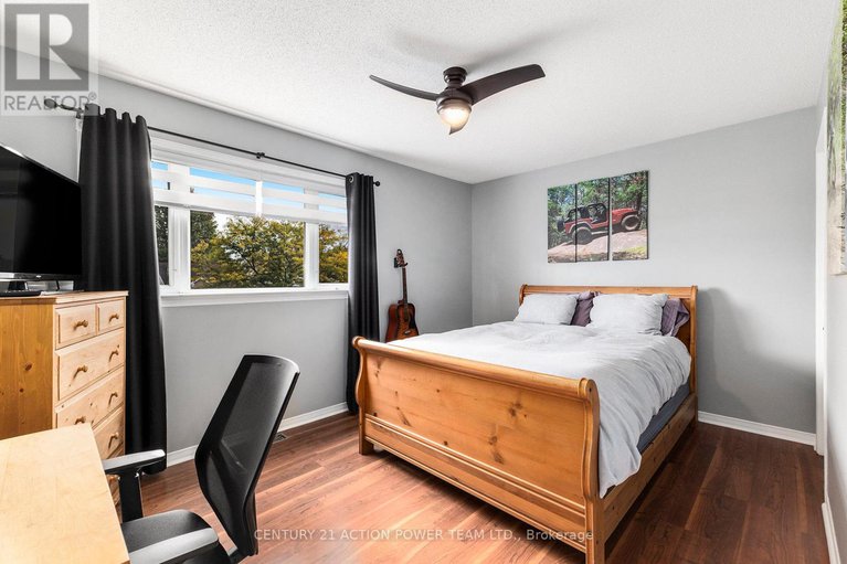 28927560/1017-sheenboro-crescent/fallingbrookpineridge/ottawa/ontario/K4A3M8_26
