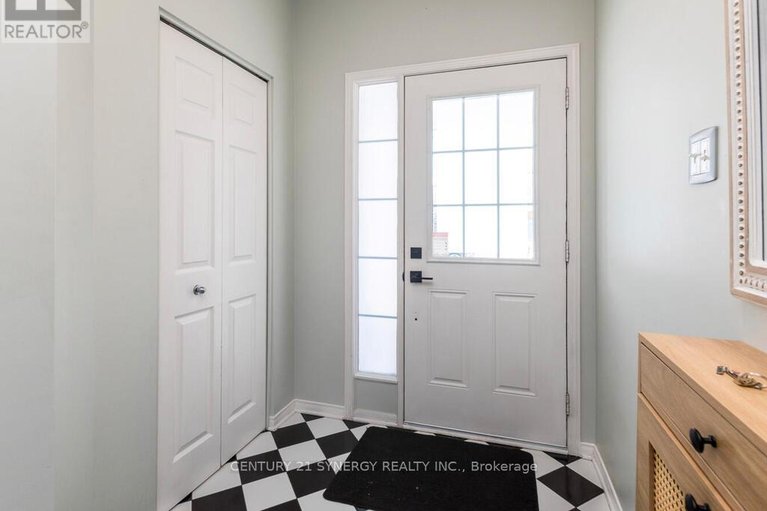 29486485/167-romina-street/emerald-meadowstrailwest/ottawa/ontario/K2S0J3_2