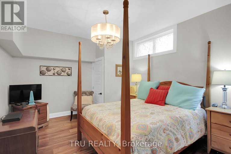 28474227/7909-parkway-road/osgoode-twp-north-of-reg-rd-6/ottawa/ontario/K0A2P0_40
