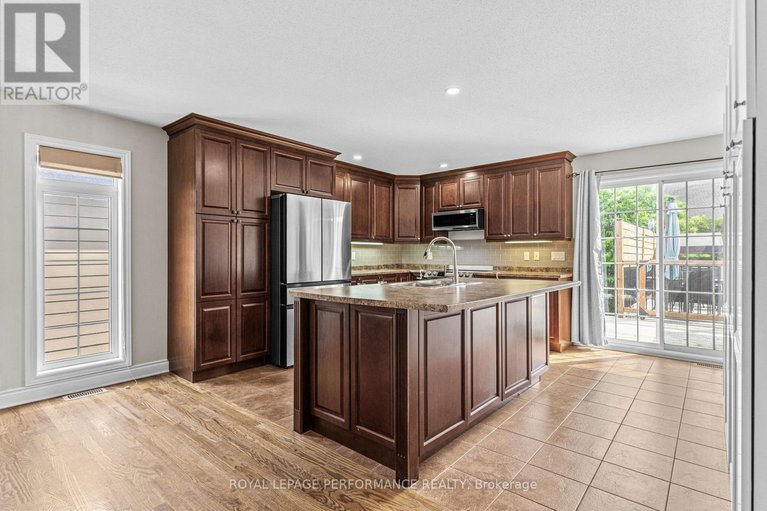 29305274/7-settlement-lane/village-of-russell/russell/ontario/K4R0A4_11