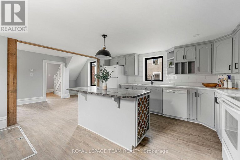28643288/47-bonnechere-street-n/renfrew/renfrew/ontario/K7V1Y8_13