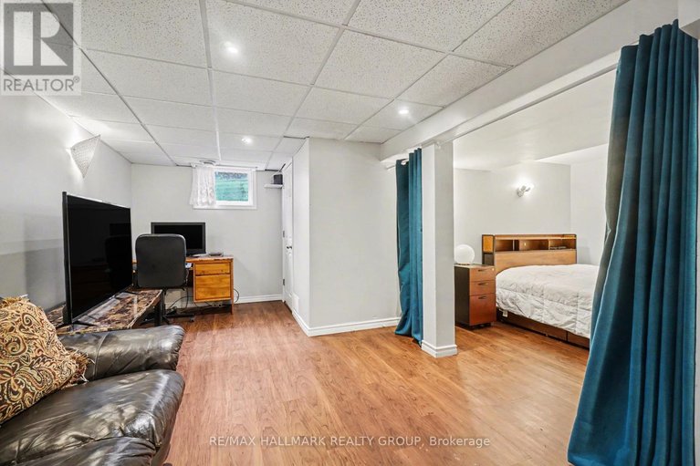 29562220/12d-arnold-drive/arbeatha-park/ottawa/ontario/K2H6V9_18