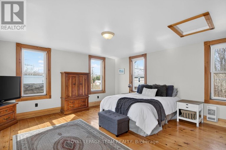 29560041/12332-county-rd-5-road/south-dundas-williamsburgh-twp/south-dundas/ontario/K0C2H0_21