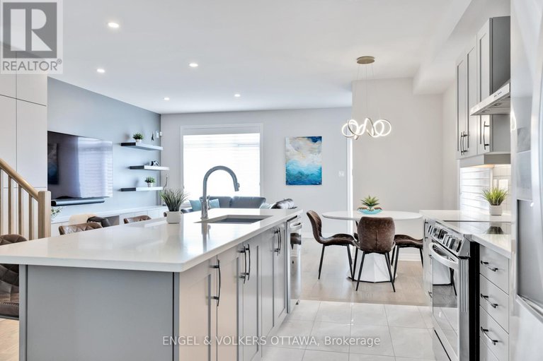 28377095/624-mikinak-road/cfb-rockcliffe-and-area/ottawa/ontario/K1K3X7_16