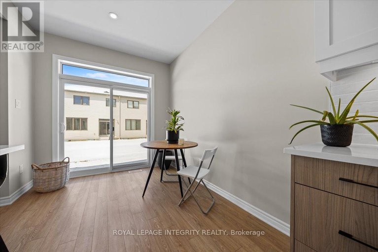 29358842/355-crossway-terrace/stittsville-north/ottawa/ontario/K2S2Z3_13