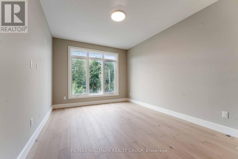 29049856/110-theberge-private/meadowlandsst-claire-gardens/ottawa/ontario/K2G4T1_29