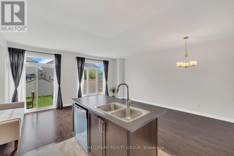 28420160/1022-cobble-hill-drive/cedargrovefraserdale/ottawa/ontario/K2J0J7_10