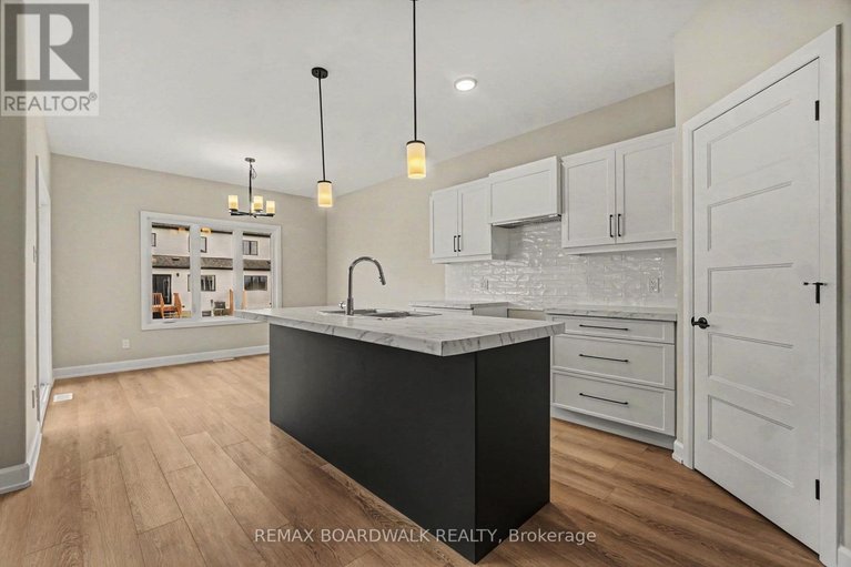 29490953/404-falcon-lane/village-of-russell/russell/ontario/K4R1E5_6