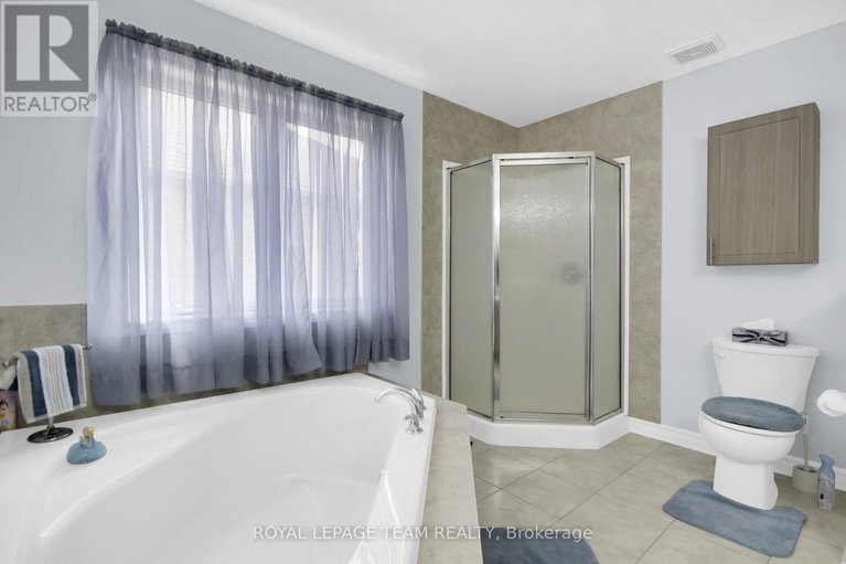 29143199/1024-northgraves-crescent/emerald-meadowstrailwest/ottawa/ontario/K2M0C8_25