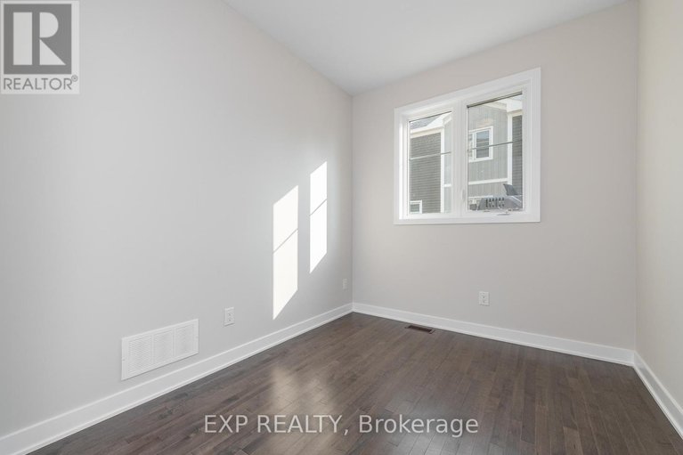 28594727/611-terrier-circle/goulbourn-twp-from-franktown-rdsouth-to-rideau/ottawa/ontario/K0A2Z0_3