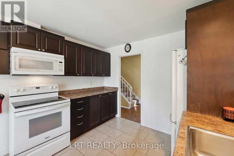 28458754/61-fieldgate-drive/knollsbrook/ottawa/ontario/K2J1V3_15