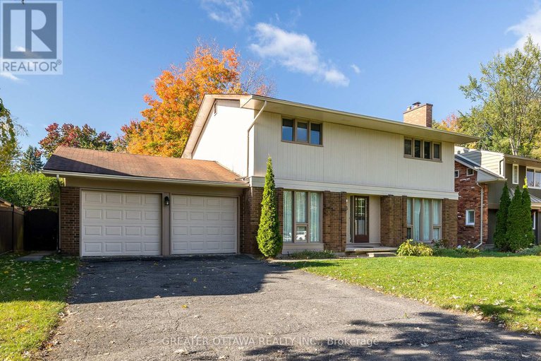 15 Rutherford Crescent S