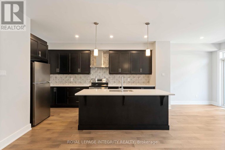 28638636/1182-cope-drive/stittsville-south/ottawa/ontario/K2S3C4_12