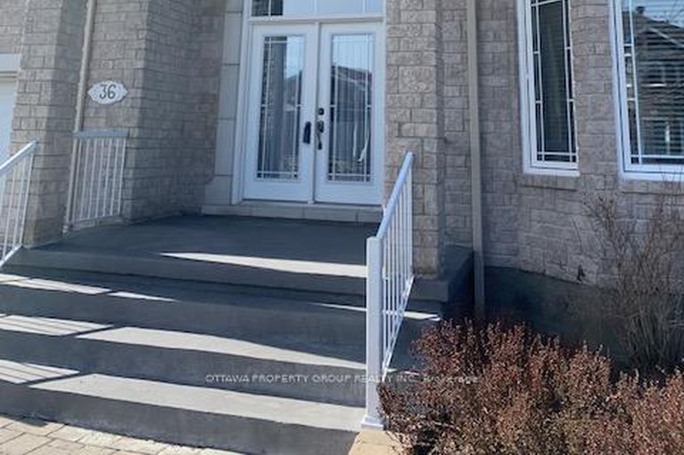 27942991/36-de-la-rive-drive/embrun/russell/ontario/K0A1W0_3