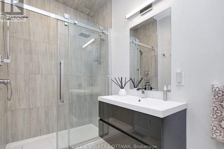 28726162/46-forest-hill-road/long-sault/south-stormont/ontario/K0C1P0_37