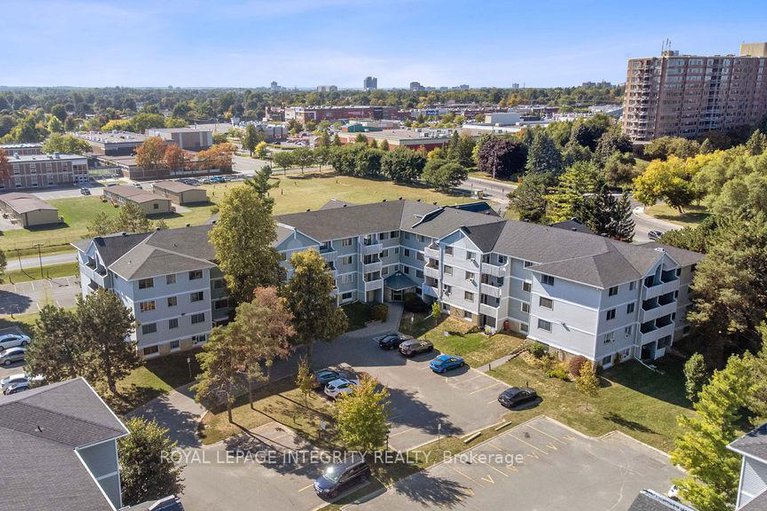 28876119/206-212-viewmount-drive/borden-farmstewart-farmcarleton-heightsparkwood-hills/ottawa/ontario/K2E7X2_1
