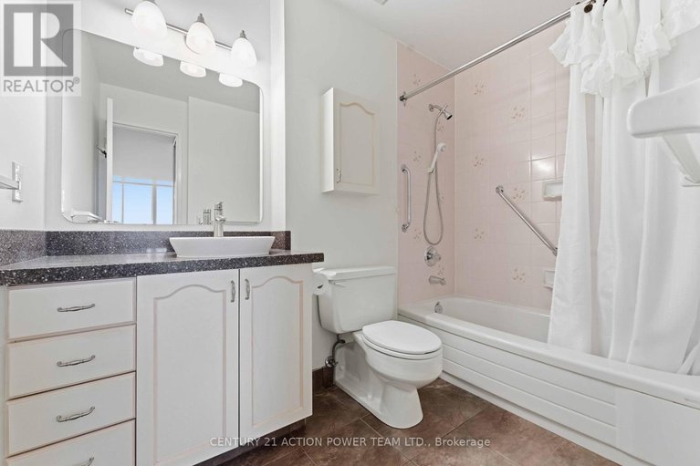 29039550/1216-100-grant-carmen-drive/borden-farmstewart-farmcarleton-heightsparkwood-hills/ottawa/ontario/K2E8B8_27