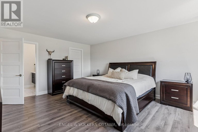 28649203/529-lucent-street/village-of-russell/russell/ontario/K4R0G3_26