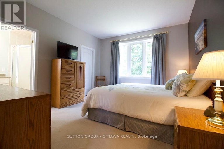 28715865/18-sirocco-crescent/stittsville-north/ottawa/ontario/K2S1Z7_14