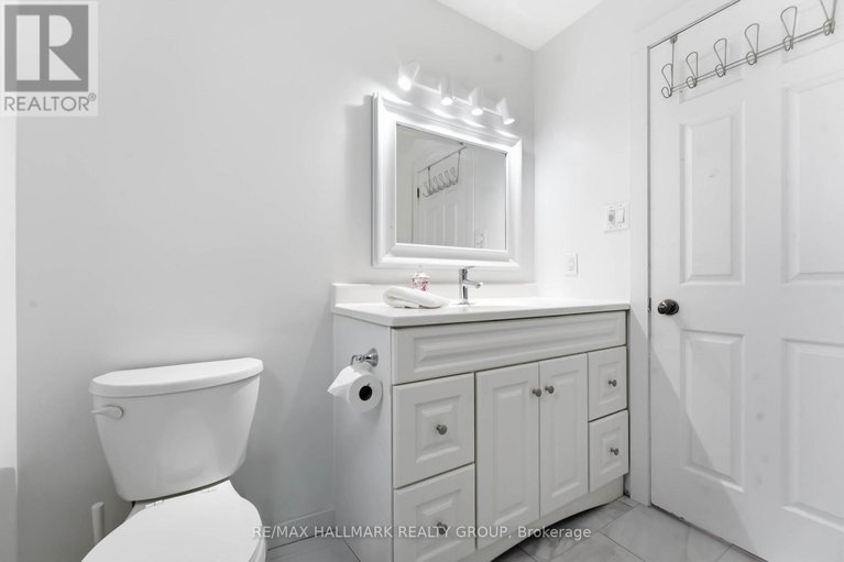 29596241/1091-burgundy-lane/convent-glen/ottawa/ontario/K1C2M9_27