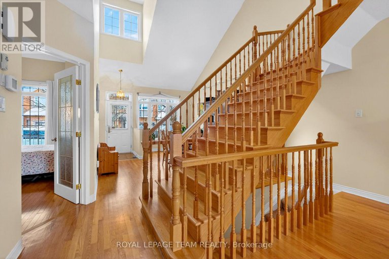 29366732/52-great-oak-private/riverview-park/ottawa/ontario/K1G6P8_29