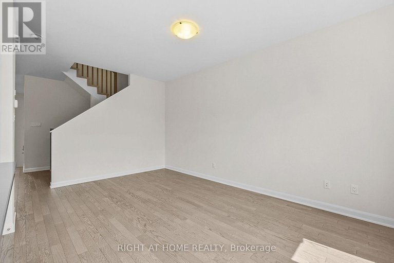 28565193/958-athenry-court/half-moon-bay/ottawa/ontario/K2J7E1_15