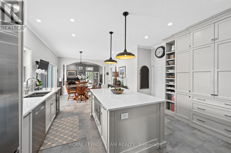 29403241/5557-pettapiece-crescent/manotick-village-manotick-estates/ottawa/ontario/K4M1C5_18