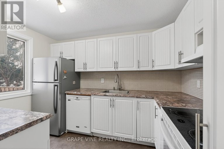 29208366/6885-bilberry-drive/convent-glen-north/ottawa/ontario/K1C2E8_12