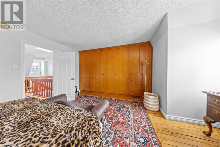 29377343/32-waverley-street/ottawa-centregolden-triangle/ottawa/ontario/K2P0T9_39