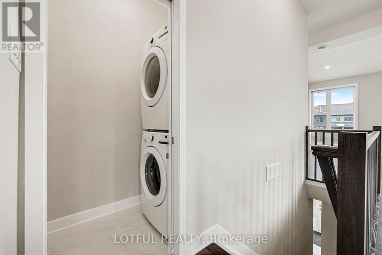 29126395/842-ralph-hennesy-avenue/riverside-southgloucester-glen/ottawa/ontario/K1X0E4_21