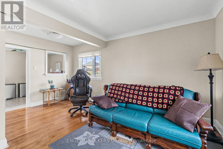 28350616/1372-ridgedale-street/emerald-woodssawmill-creek/ottawa/ontario/K1T1C5_9