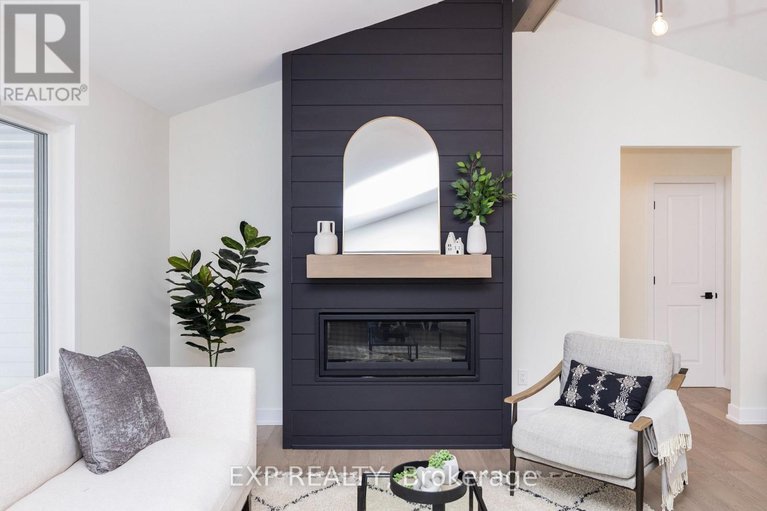 29497957/229-trudeau-crescent/russell-twp/russell/ontario/K4R1E5_11