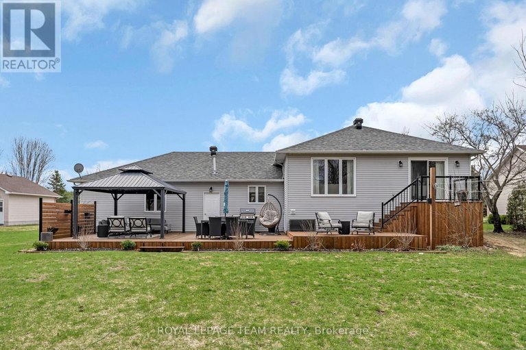 29645410/1517-back-place-avenue/greely/ottawa/ontario/K4P1R3_33