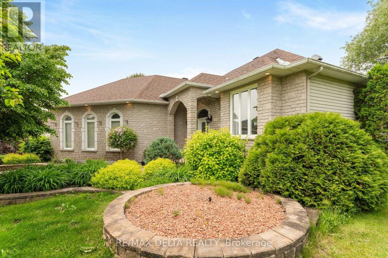 28438400/1819-baseline-road/clarencerockland-twp/clarence-rockland/ontario/K0A1N0_2