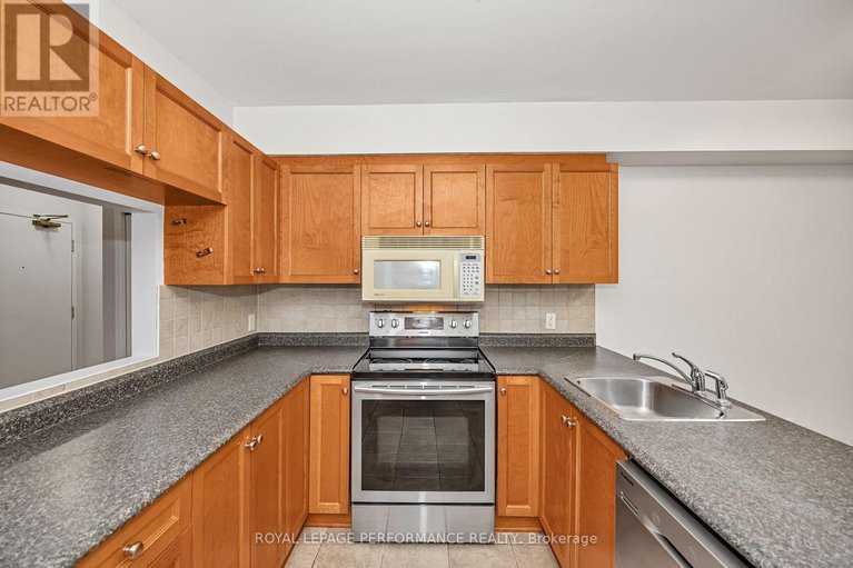 29029575/2-80-briargate-private/springridgeeast-village/ottawa/ontario/K4A0C3_13