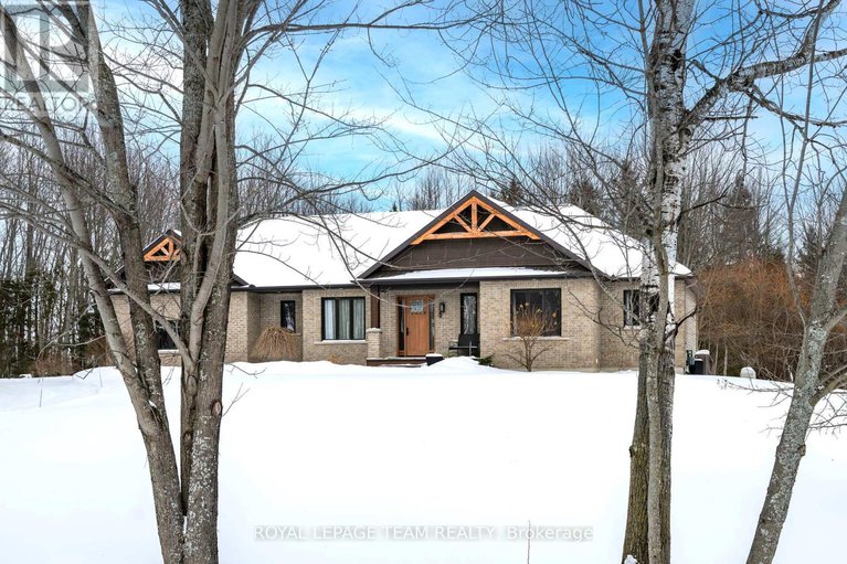 29392991/524-osmond-daley-drive/huntley-ward-south-east/ottawa/ontario/K0A1L0_1