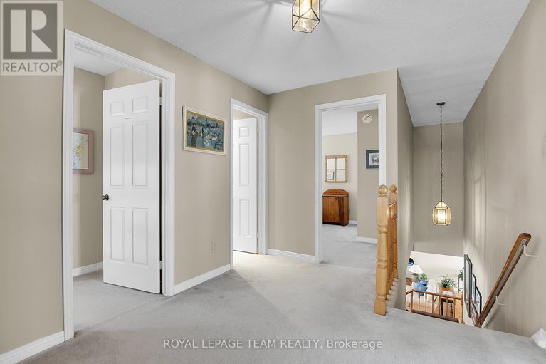 29325890/9-woodthrush-green/hunt-club/ottawa/ontario/K1V0A9_23