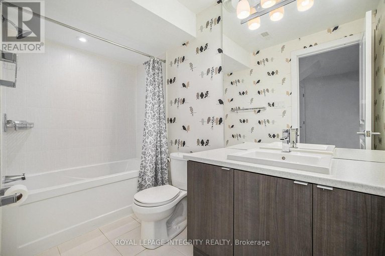 28777177/285-meadowbreeze-drive/emerald-meadowstrailwest/ottawa/ontario/K2M3A6_26